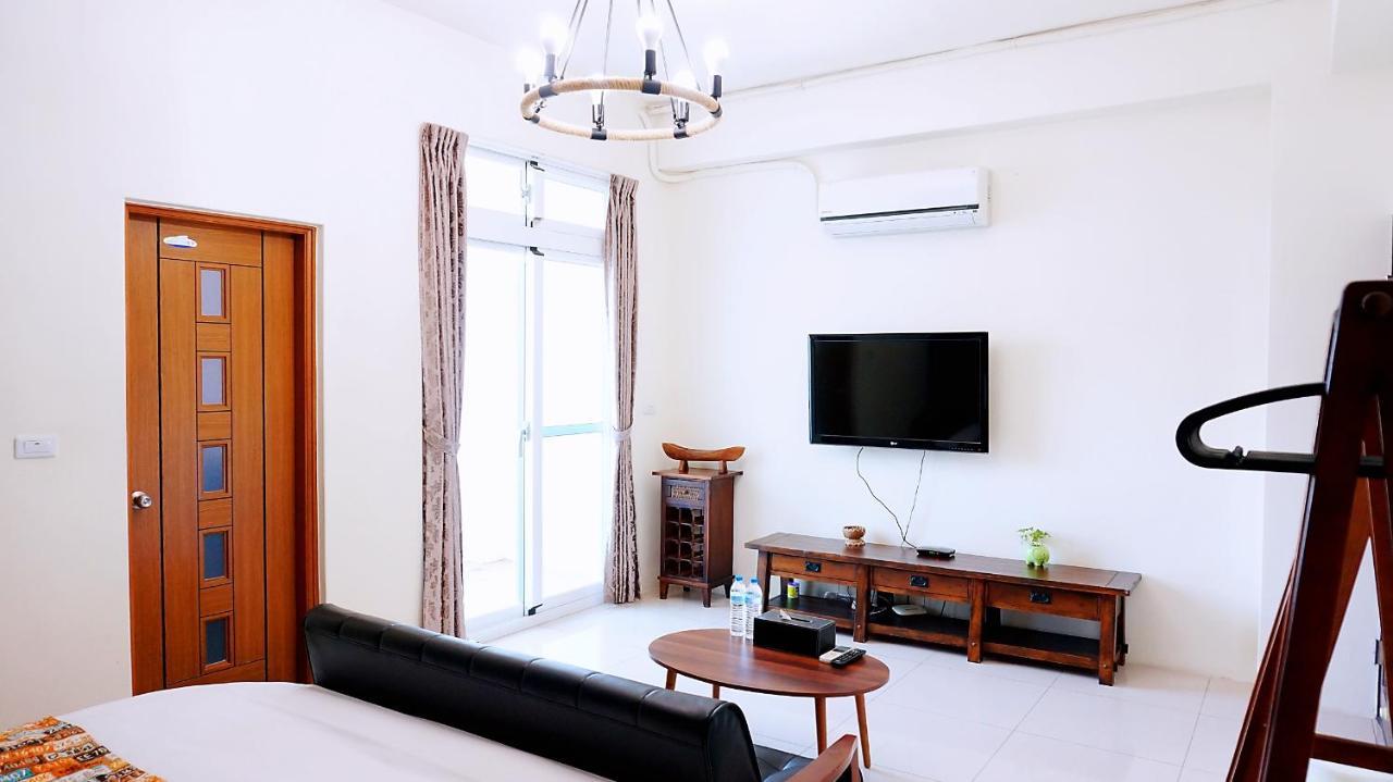 鐵花國小民宿 T'ai-tung Extérieur photo